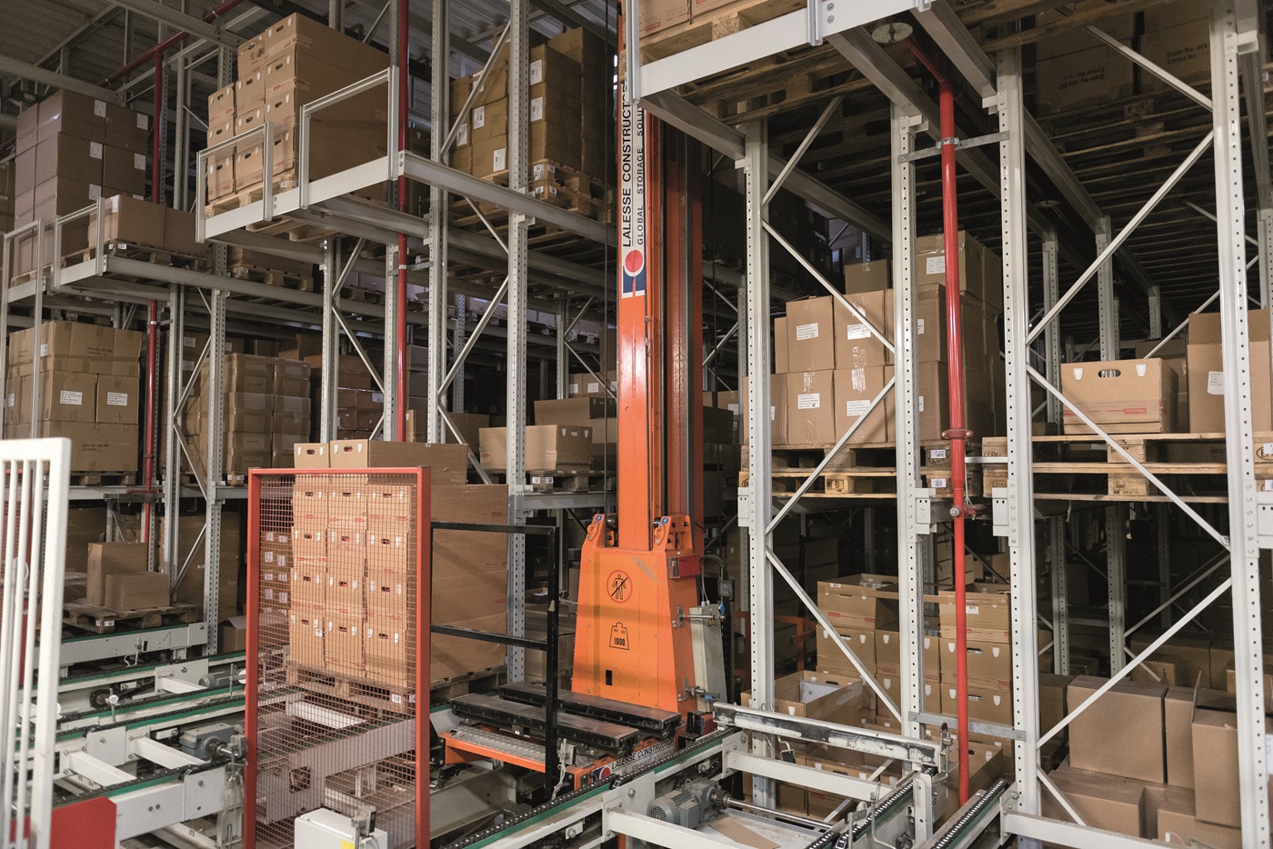 Hochregallager mit automatischem Regalbediengerät — biberna Logistics
